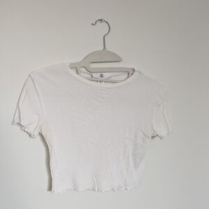 White and black crop top (2 items)